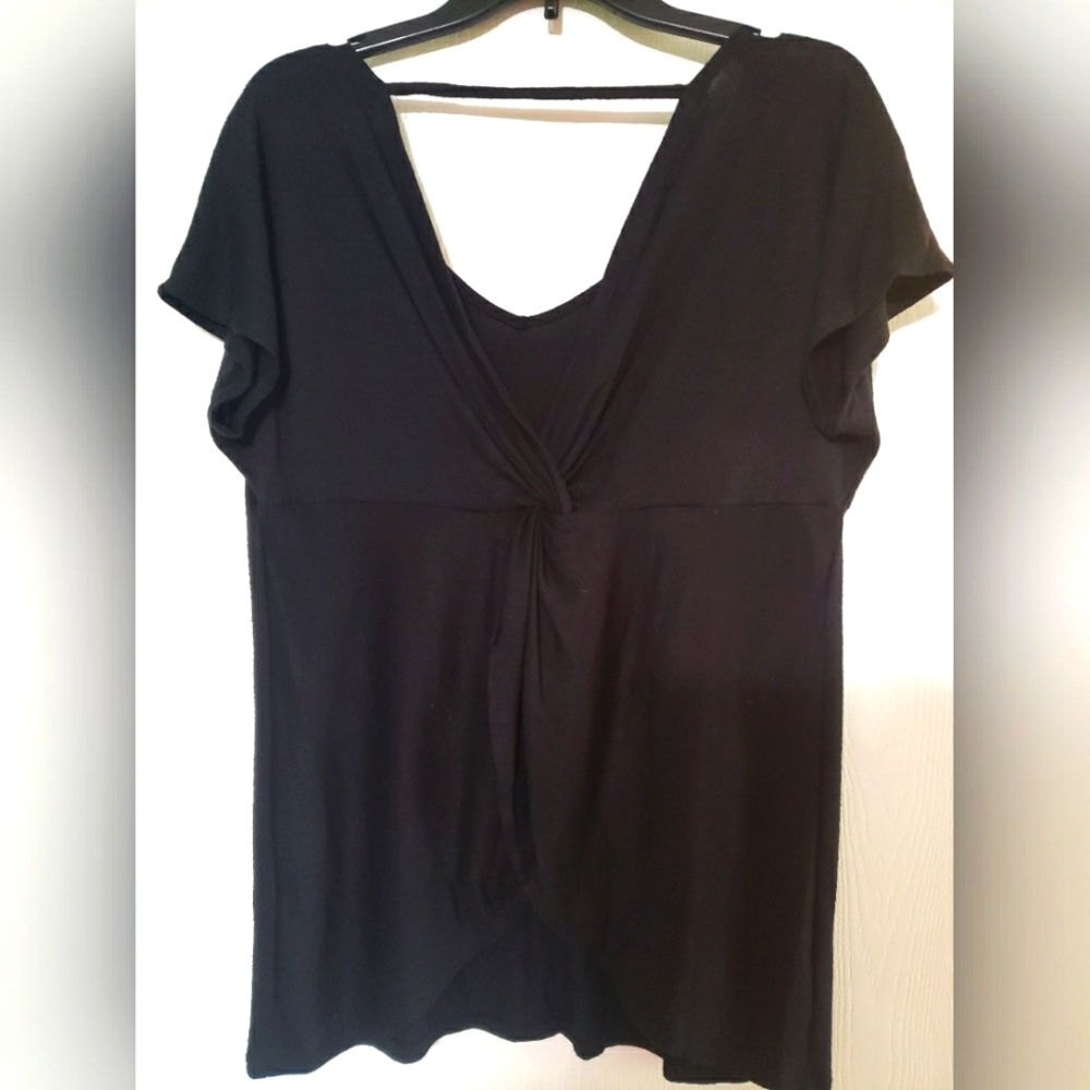 Black Twist Back Top NWOT